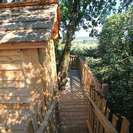 Nuits Perchees A Laroque Bed & Breakfast Saint-Antoine-de-Breuilh ภายนอก รูปภาพ